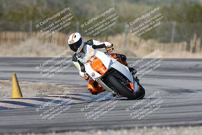 media/Dec-01-2025-Moto Forza (Mon) [[2daa91e15f]]/1-Advanced Group/Session 3 (Turn 3)/